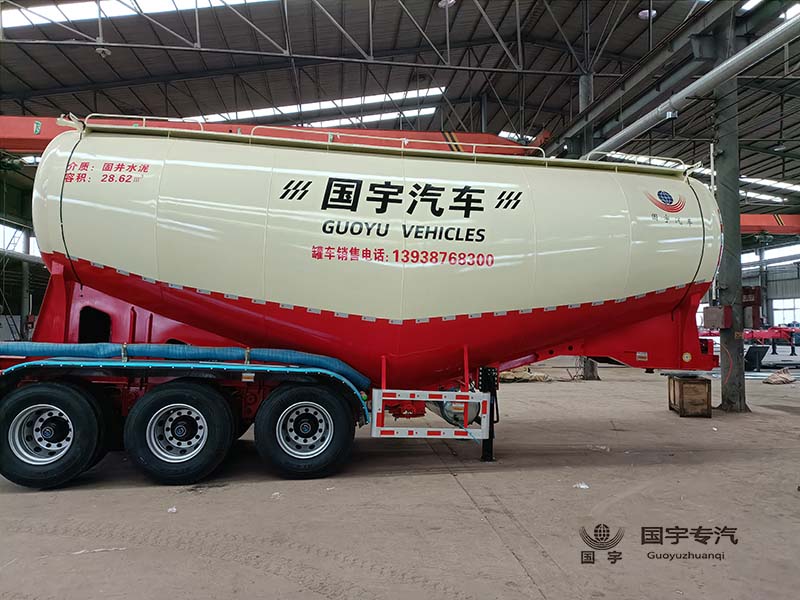 下灰罐式車：油（氣）田固井作業(yè)的關鍵角色！